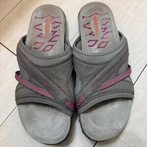 Merrill Women’s Sandals Pink/Gray Sz 8